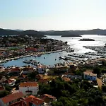 As Jezera