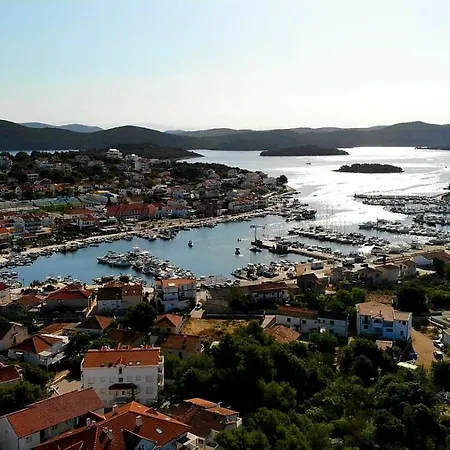 As Jezera