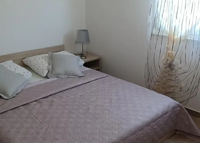 As アパート イェゼラ