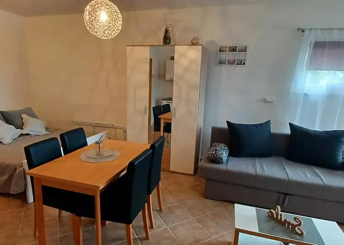 As アパート イェゼラ